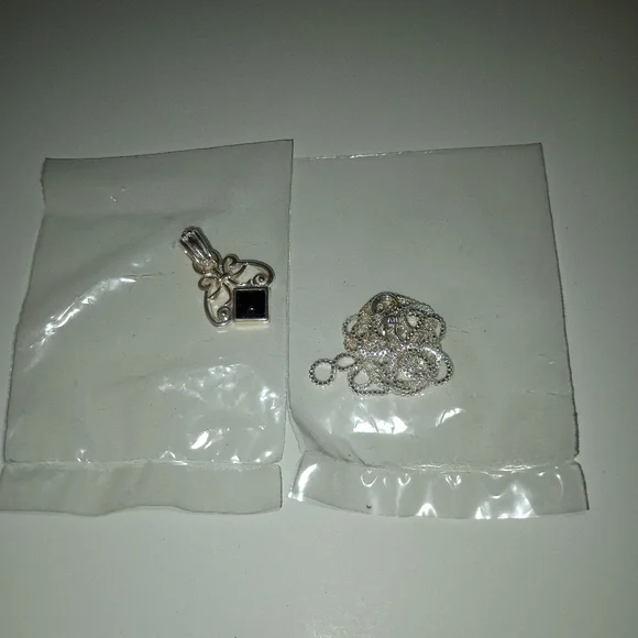 Sterling silver necklace and pendant set - Picture 5 of 12